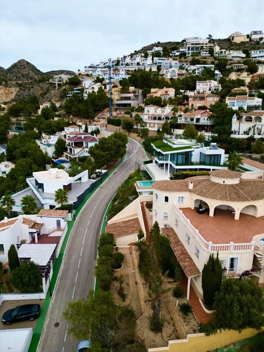 5 bedroom Villa for sale in Altea with pool garage - € 1,300,000 (Ref: 7877997)