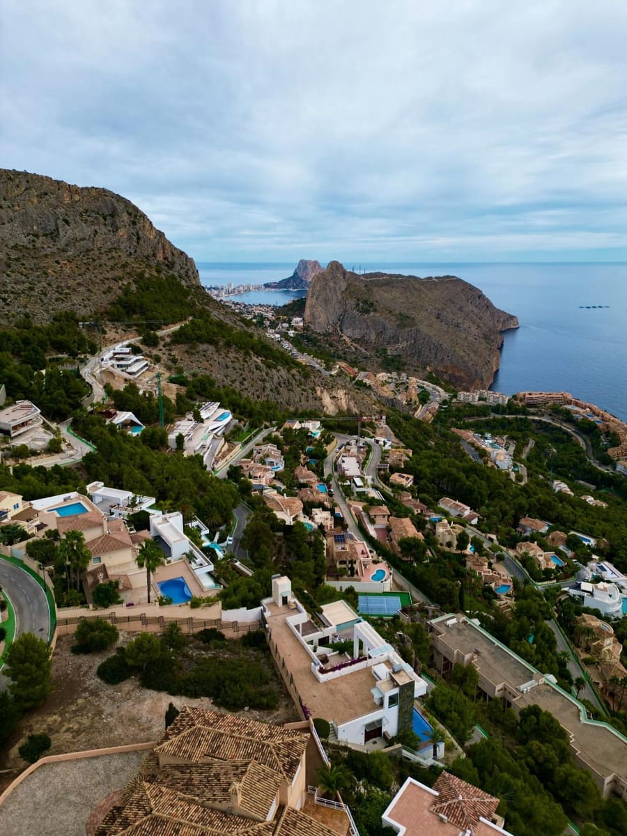 5 bedroom Villa for sale in Altea with pool garage - € 1,300,000 (Ref: 7877997)