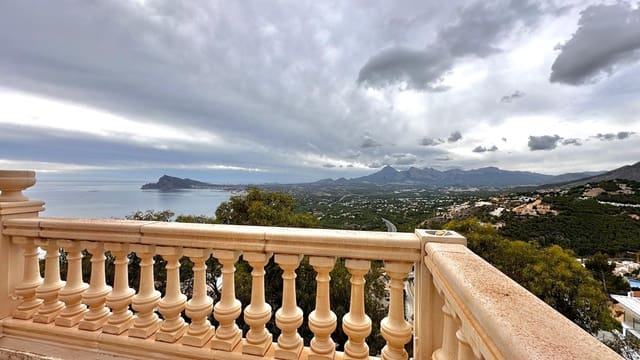 Chalet de 5 habitaciones en Altea en venta con piscina garaje - 1.300.000 € (Ref: 7877997)