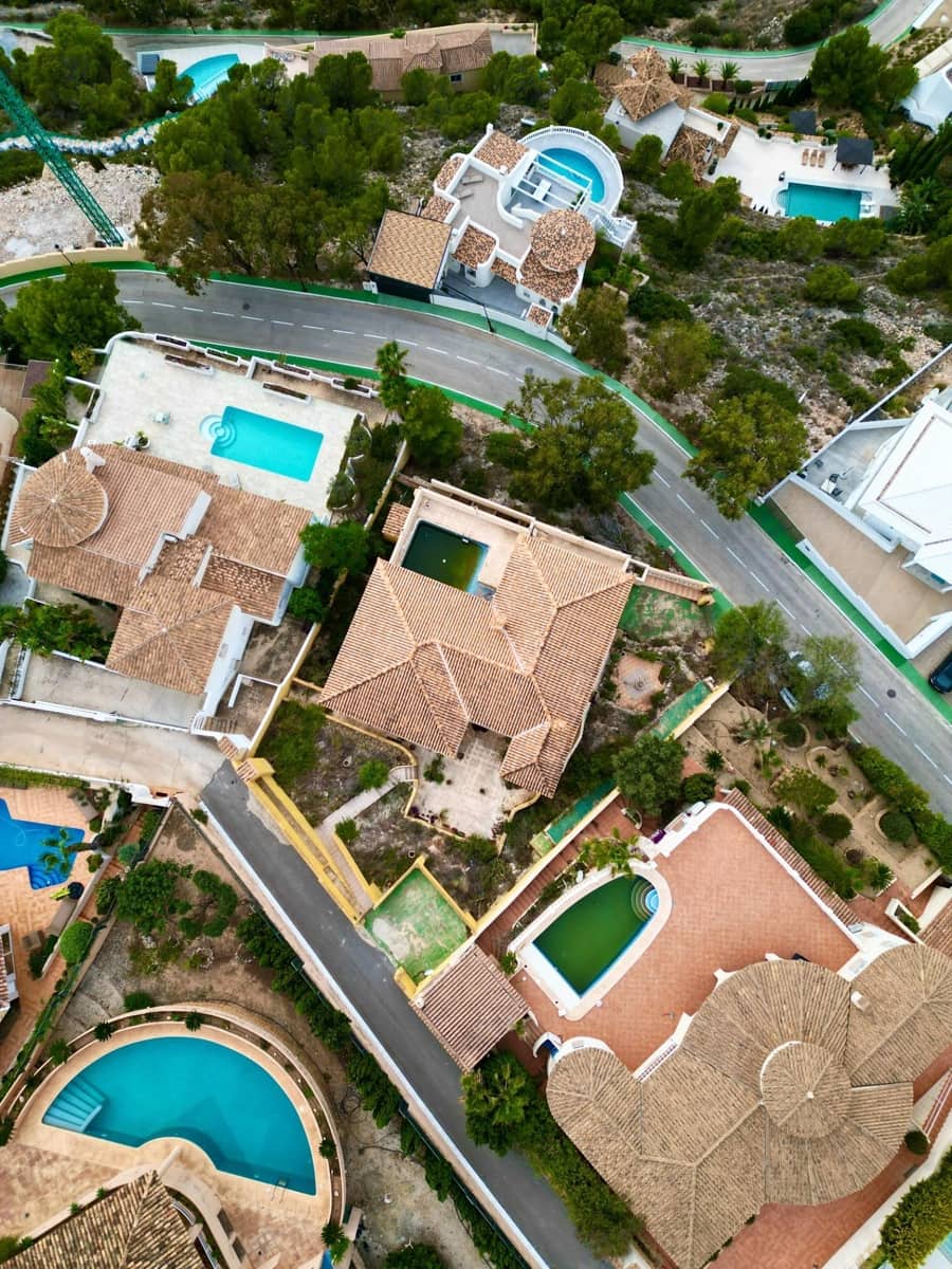 5 bedroom Villa for sale in Altea with pool garage - € 1,300,000 (Ref: 7877997)