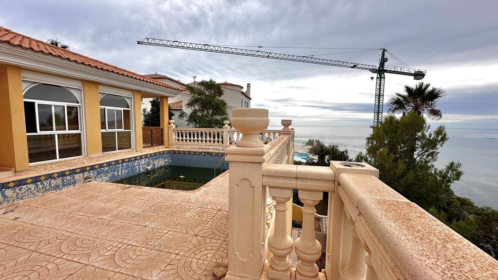 5 bedroom Villa for sale in Altea with pool garage - € 1,300,000 (Ref: 7877997)