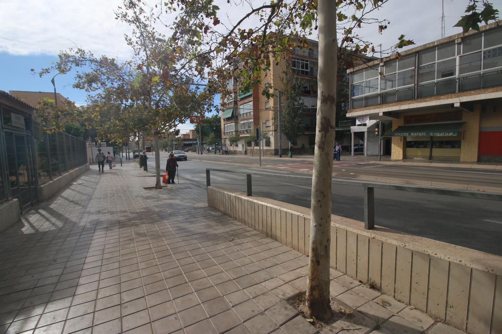 Commercial for sale in Alicante / Alacant city - € 60,000 (Ref: 7877998)