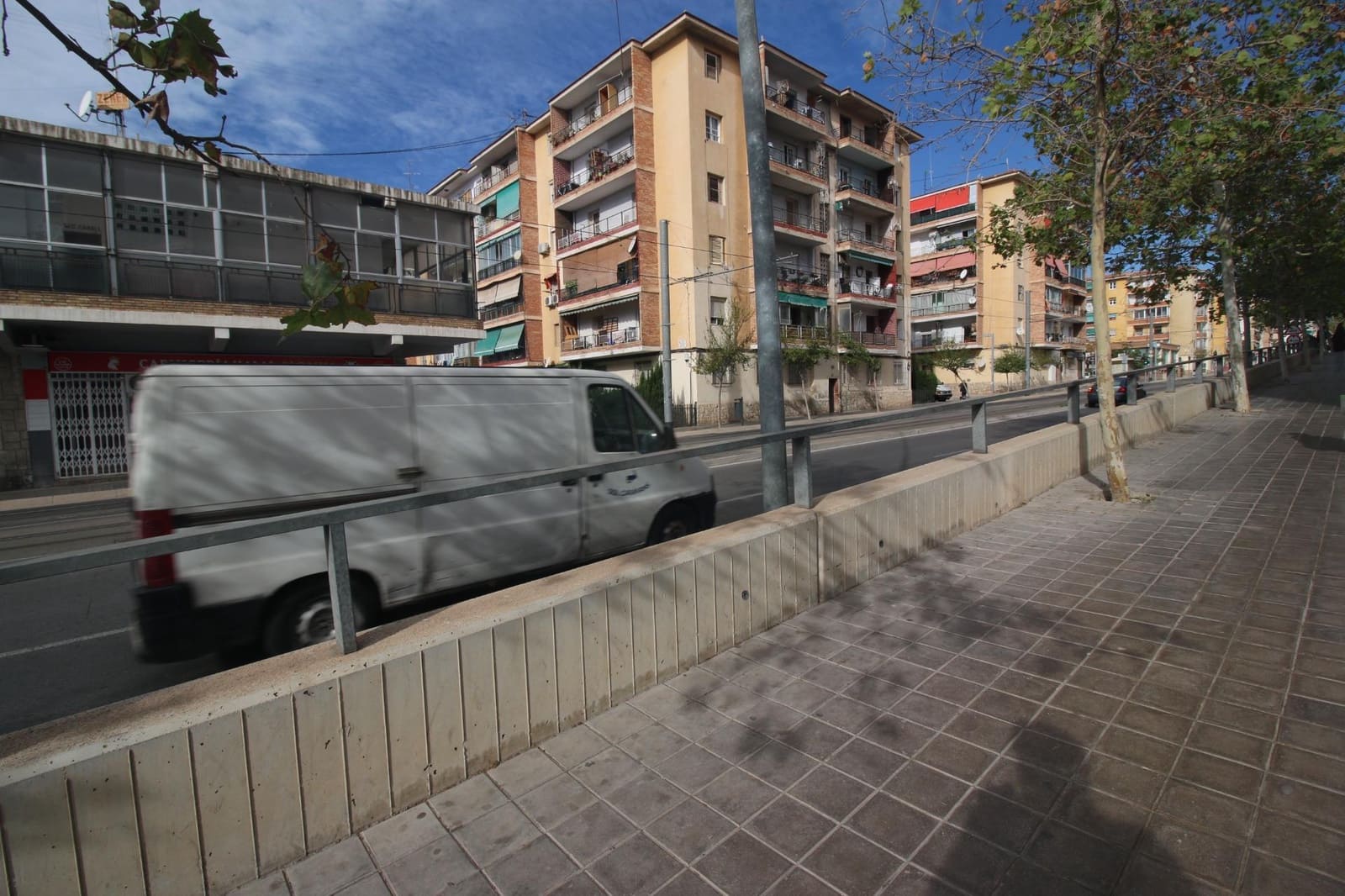 Commercial for sale in Alicante / Alacant city - € 60,000 (Ref: 7877998)