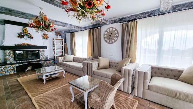 6 bedroom Villa for sale in Moraira, Teulada-Moraira with pool - € 1,350,000 (Ref: 7899725)