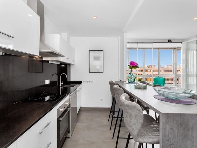 Chalet de 3 habitaciones en Torre de la Horadada, Pilar de la Horadada en venta con piscina garaje - 495.000 € (Ref: 7902547)