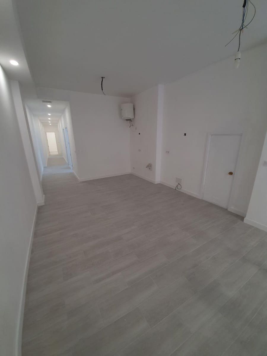 Office for sale in Alicante / Alacant city - € 110,000 (Ref: 7913134)