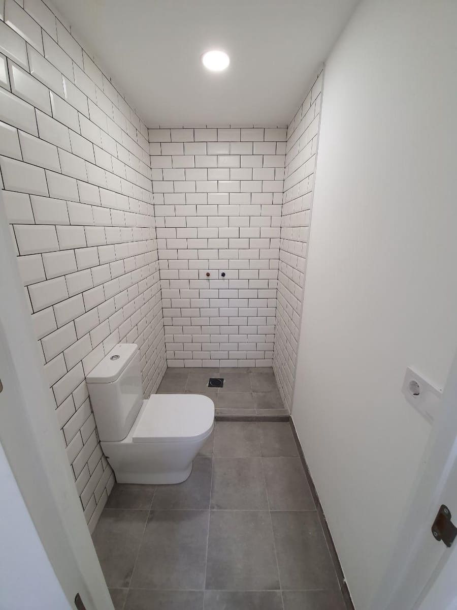 Office for sale in Alicante / Alacant city - € 110,000 (Ref: 7913134)