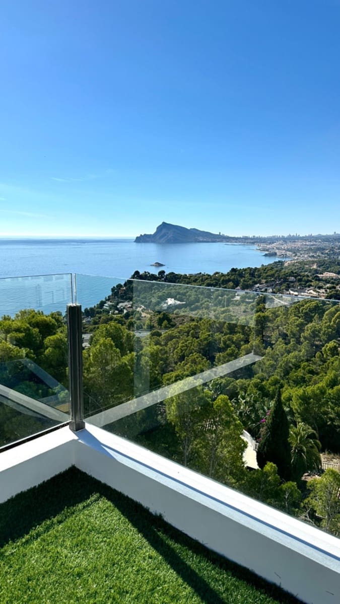 5 bedroom Villa for sale in Altea with pool - € 2,350,000 (Ref: 7918225)