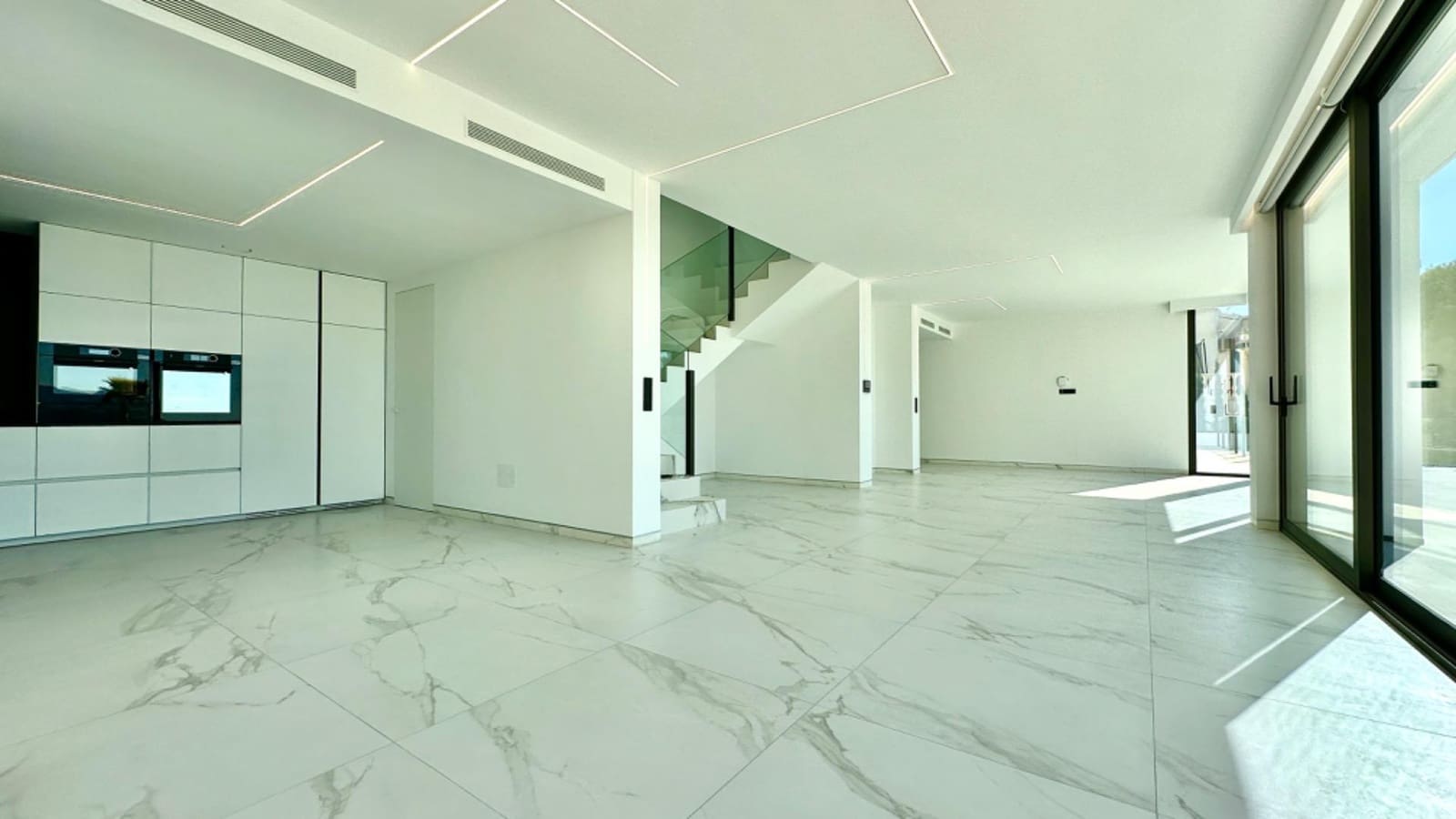 5 bedroom Villa for sale in Altea with pool - € 2,350,000 (Ref: 7918225)