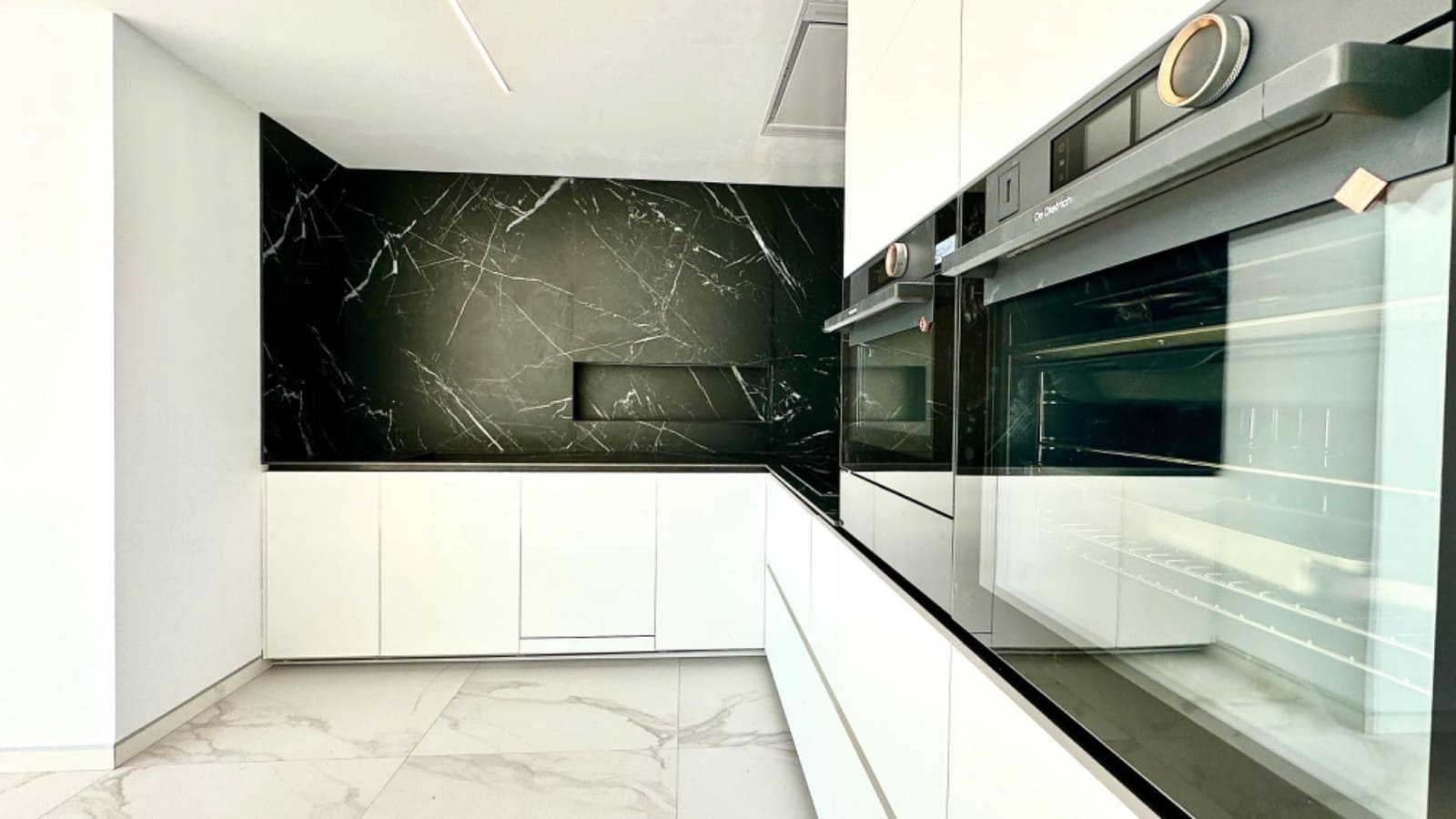 5 bedroom Villa for sale in Altea with pool - € 2,350,000 (Ref: 7918225)