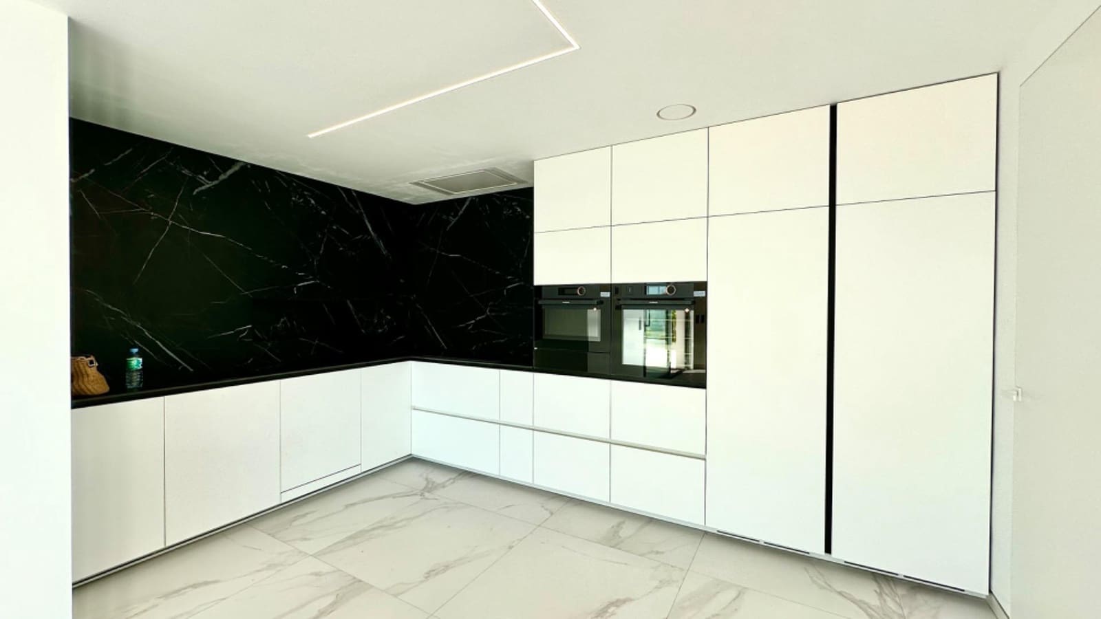 5 bedroom Villa for sale in Altea with pool - € 2,350,000 (Ref: 7918225)