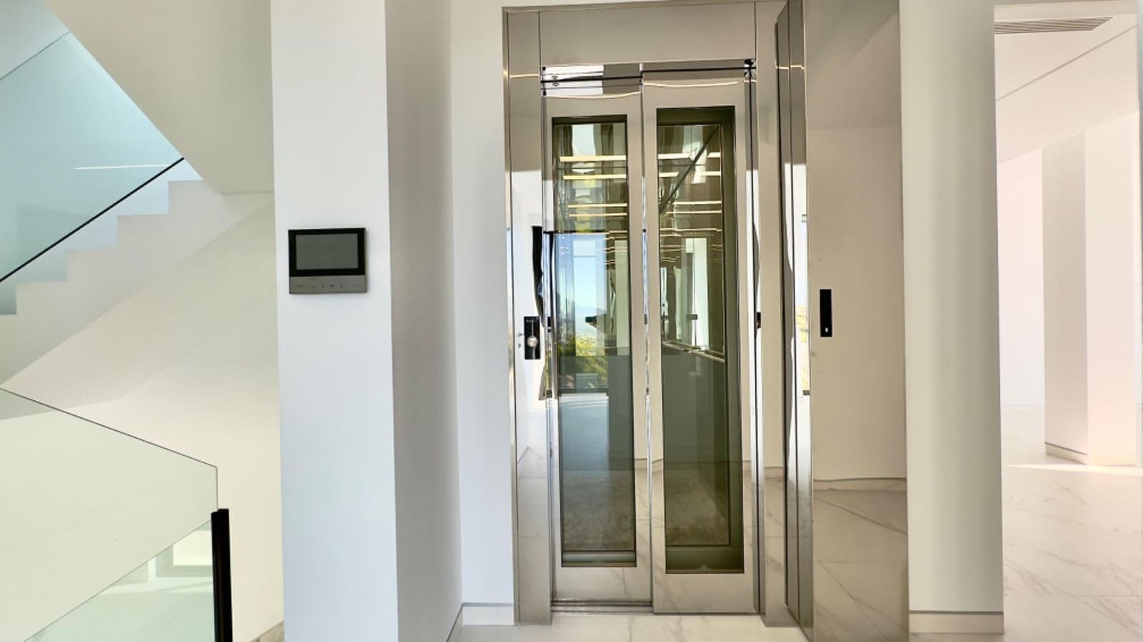 5 bedroom Villa for sale in Altea with pool - € 2,350,000 (Ref: 7918225)