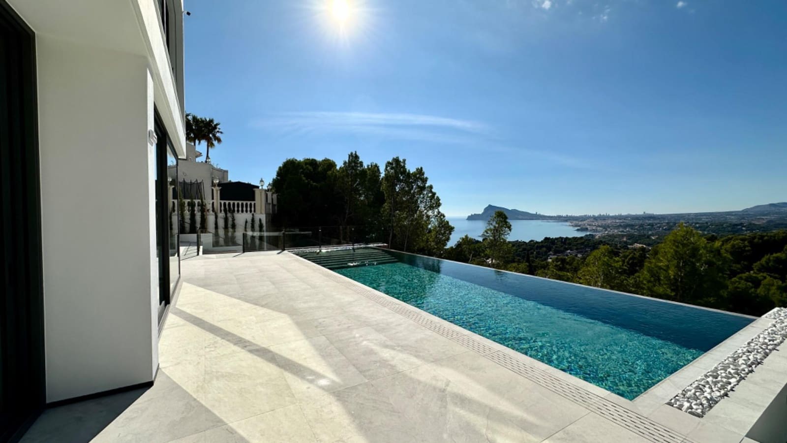 5 bedroom Villa for sale in Altea with pool - € 2,350,000 (Ref: 7918225)
