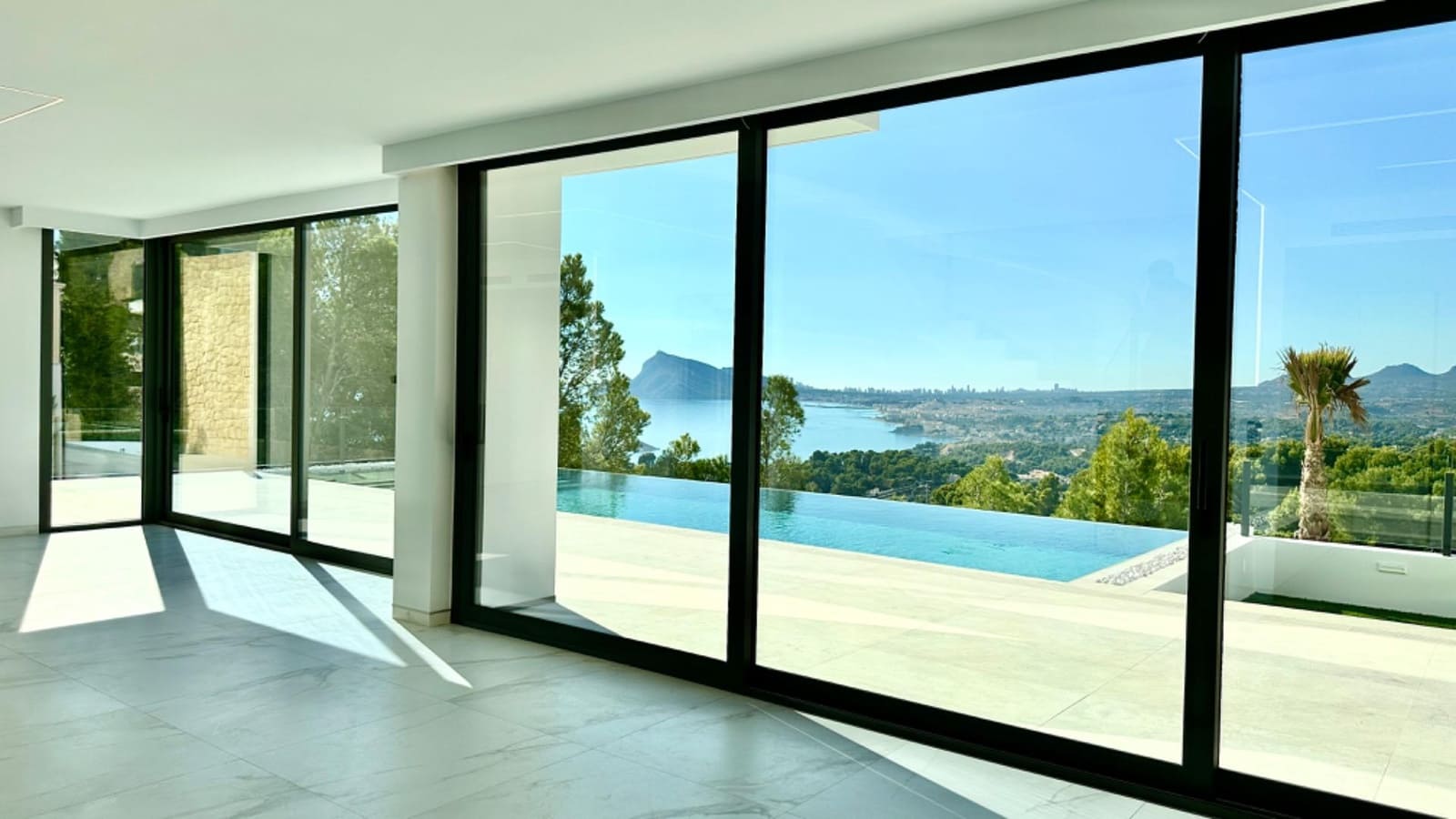 5 bedroom Villa for sale in Altea with pool - € 2,350,000 (Ref: 7918225)