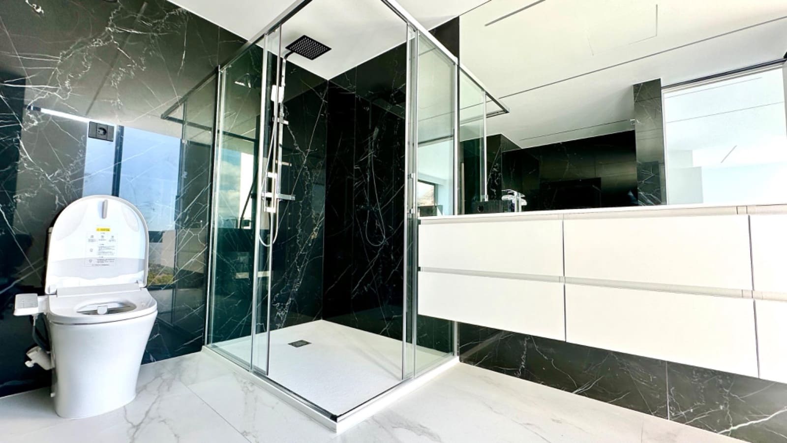 5 bedroom Villa for sale in Altea with pool - € 2,350,000 (Ref: 7918225)