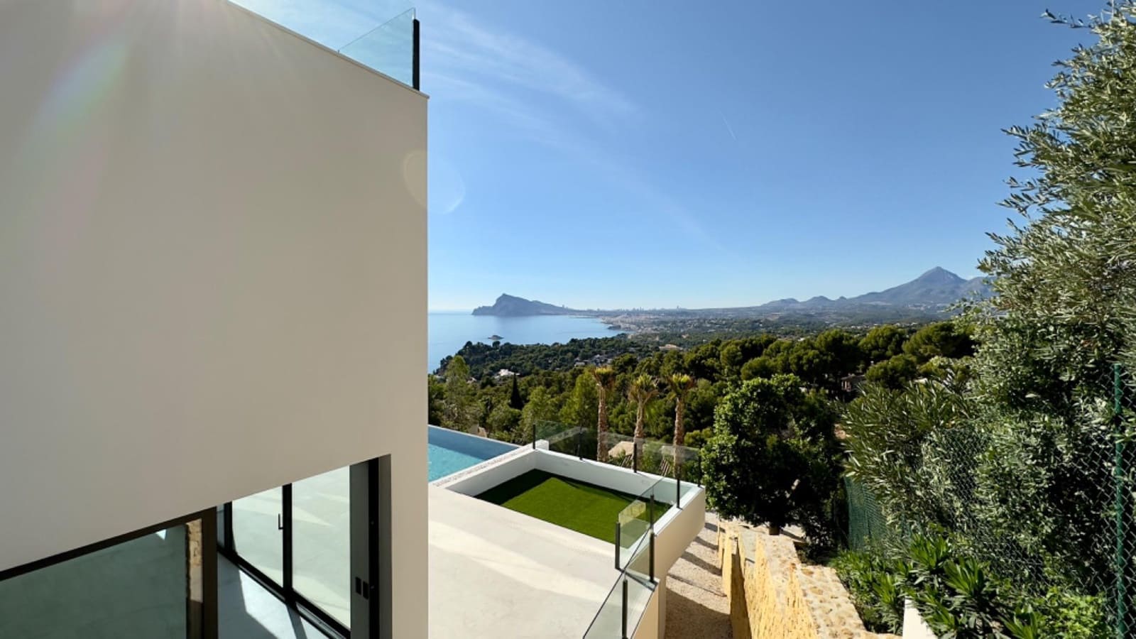 5 bedroom Villa for sale in Altea with pool - € 2,350,000 (Ref: 7918225)