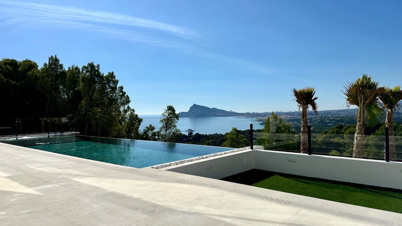 5 bedroom Villa for sale in Altea with pool - € 2,350,000 (Ref: 7918225)