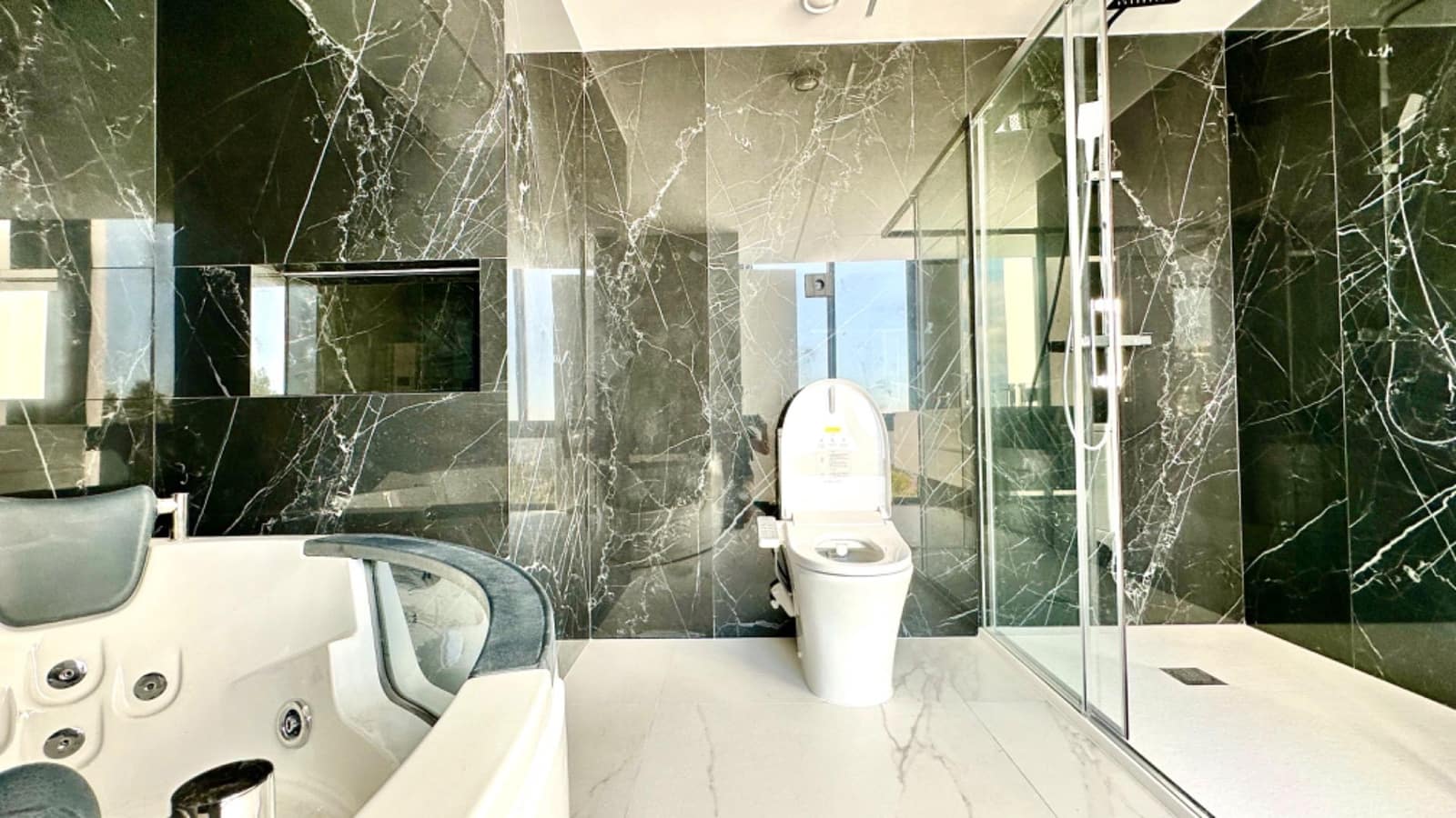 5 bedroom Villa for sale in Altea with pool - € 2,350,000 (Ref: 7918225)