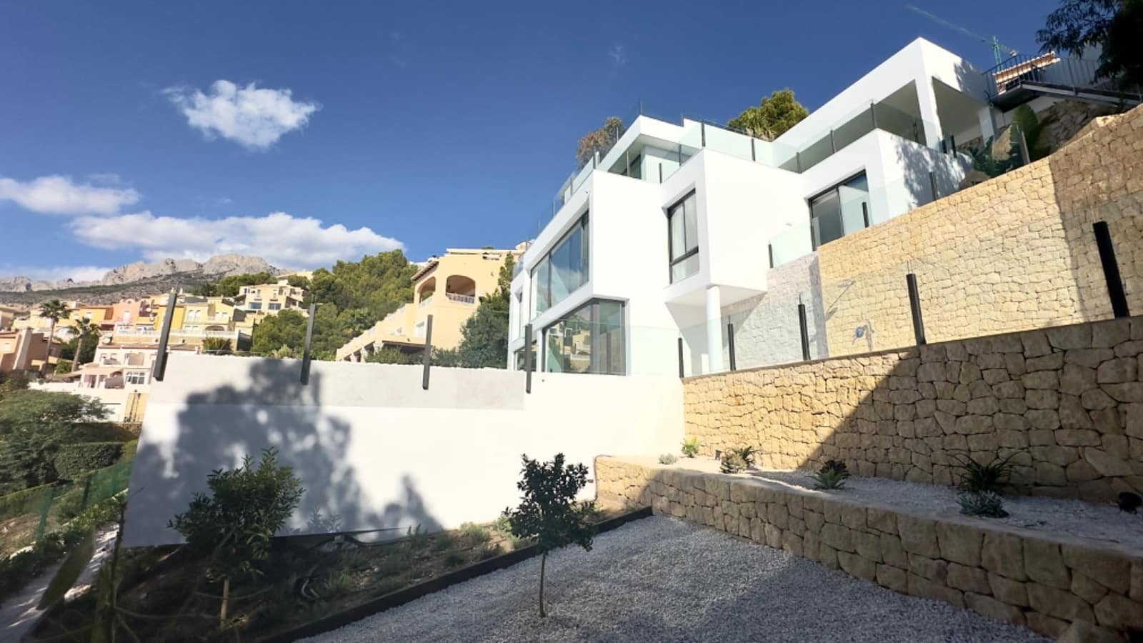 5 bedroom Villa for sale in Altea with pool - € 2,350,000 (Ref: 7918225)