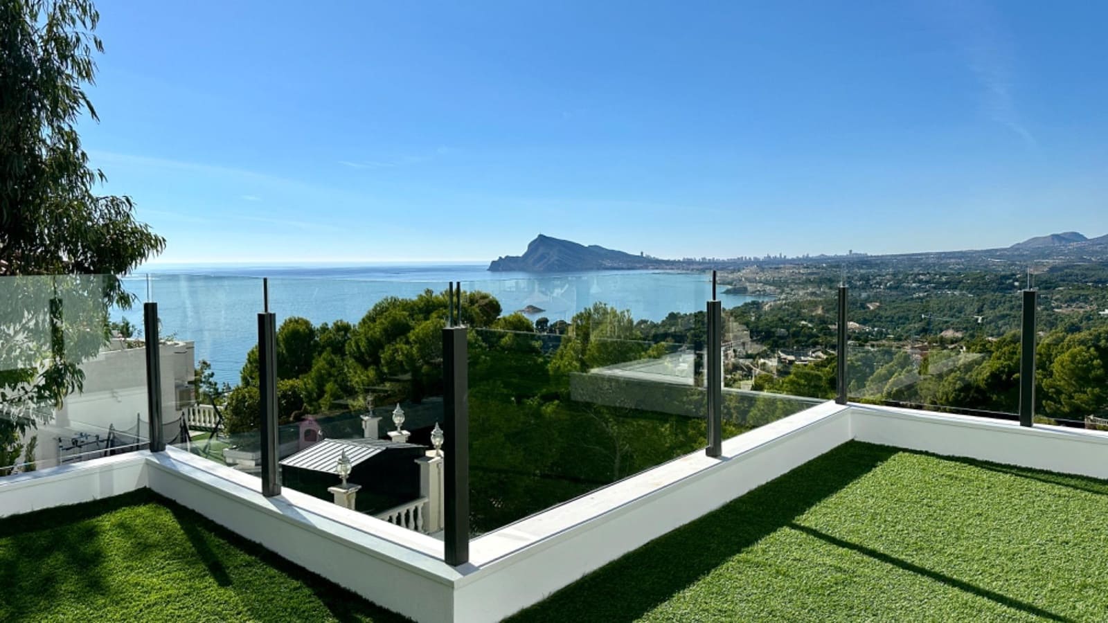 5 bedroom Villa for sale in Altea with pool - € 2,350,000 (Ref: 7918225)