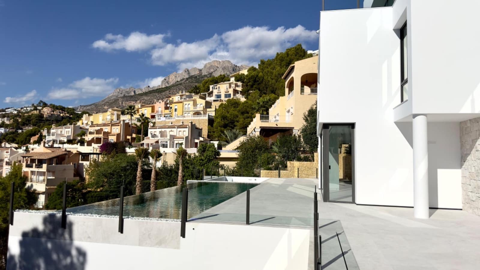 5 bedroom Villa for sale in Altea with pool - € 2,350,000 (Ref: 7918225)