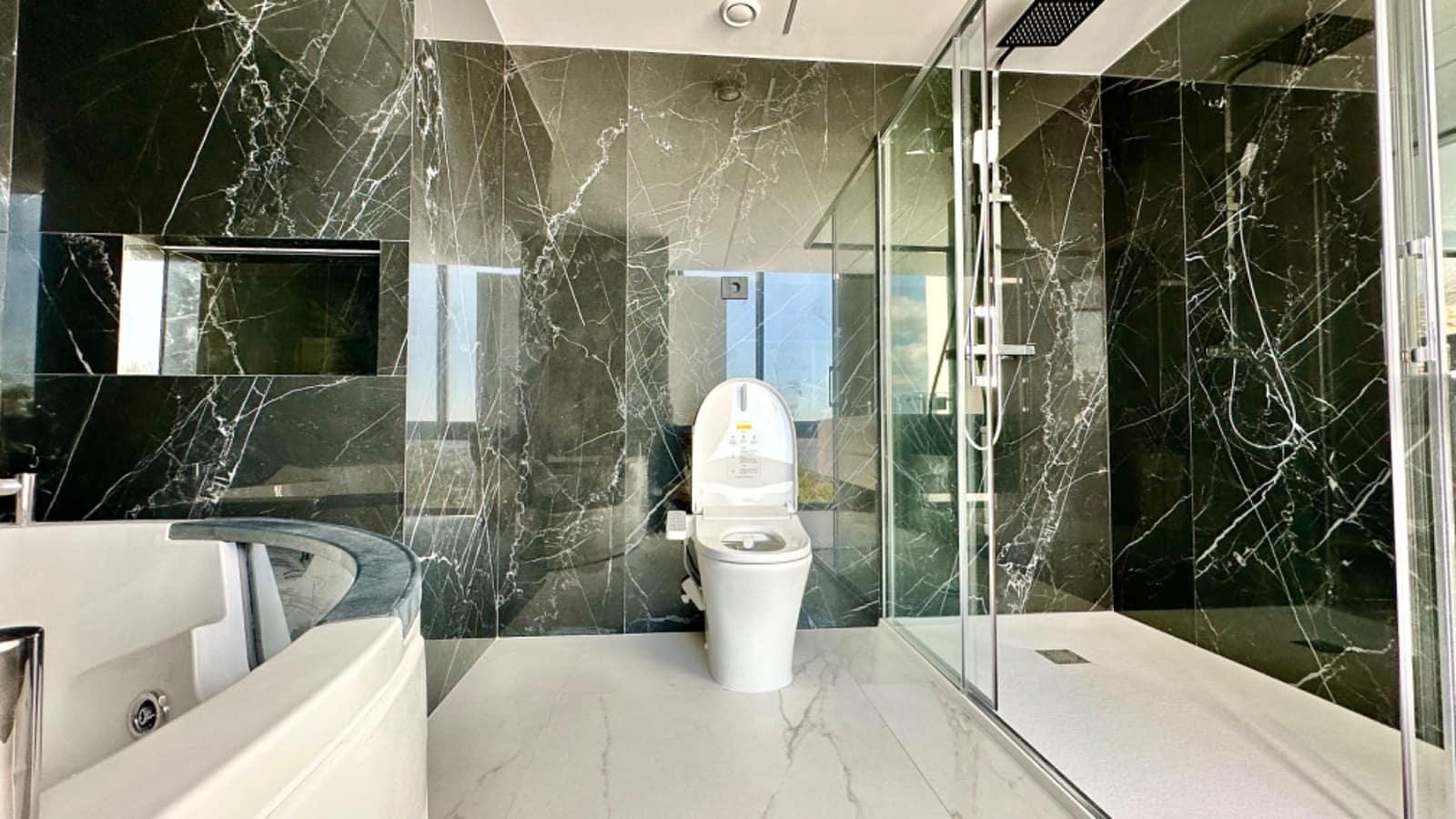 5 bedroom Villa for sale in Altea with pool - € 2,350,000 (Ref: 7918225)