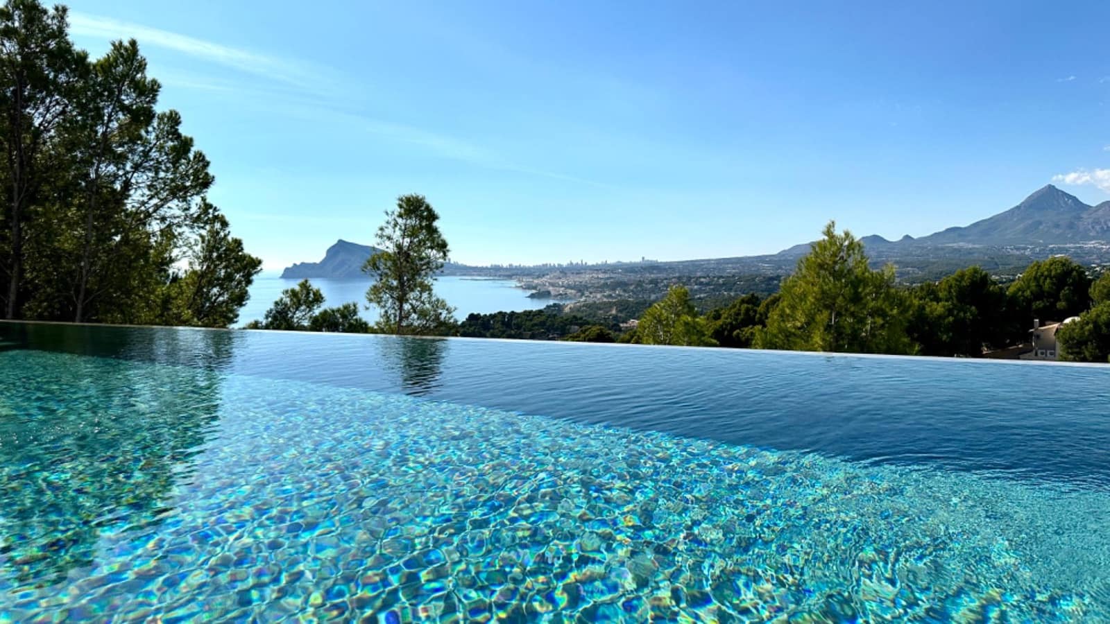 5 bedroom Villa for sale in Altea with pool - € 2,350,000 (Ref: 7918225)