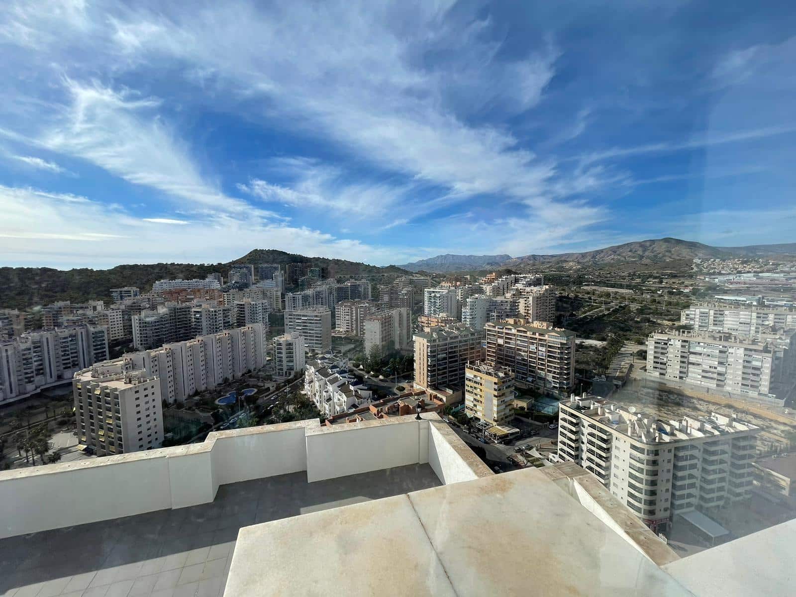 Ático de 3 habitaciones en La Villajoyosa / Vila Joiosa en venta con piscina garaje - 430.000 € (Ref: 7972303)