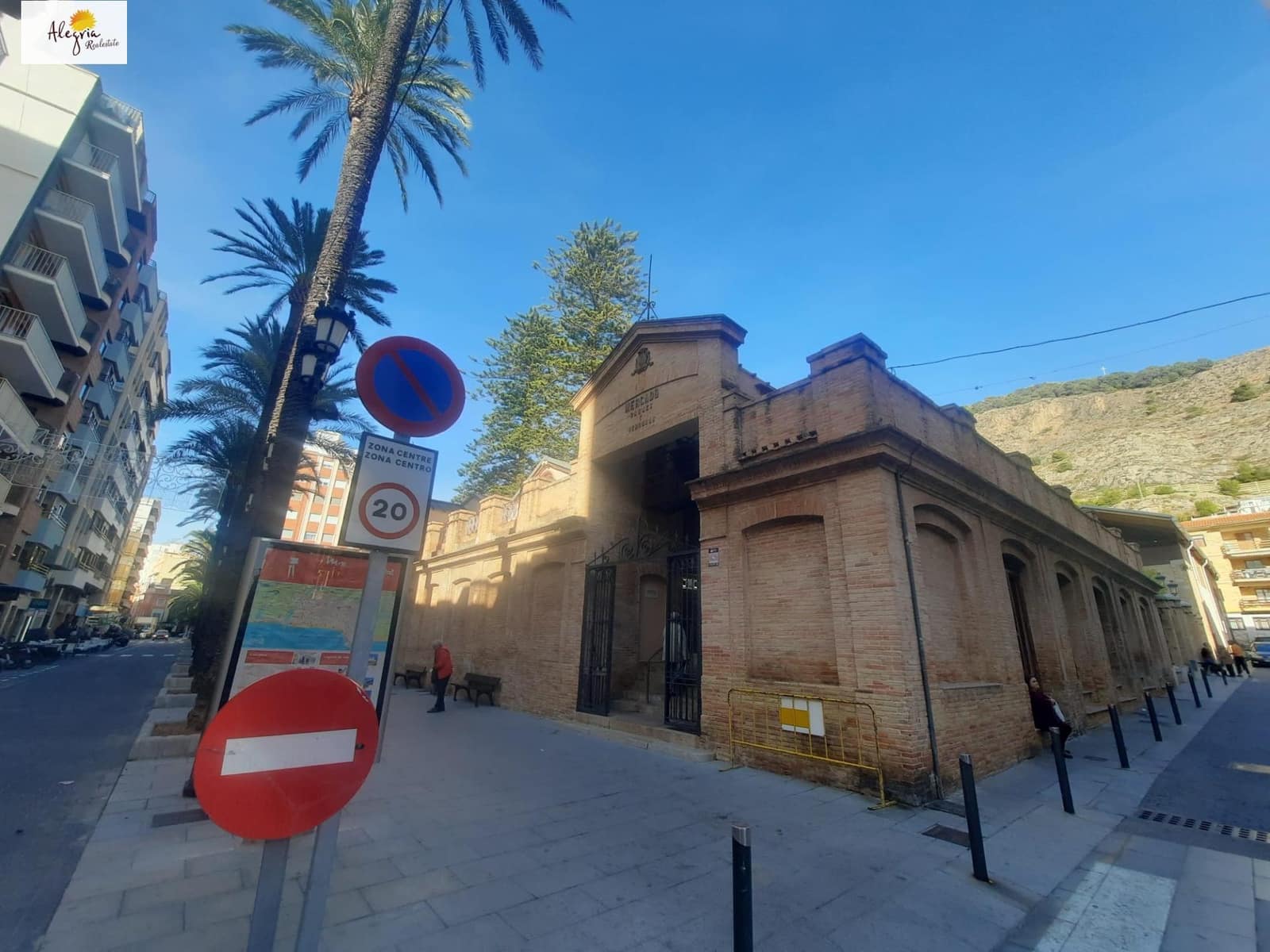 9 soveværelse Villa til salg i Cullera med garage - € 640.000 (Ref: 7986361)