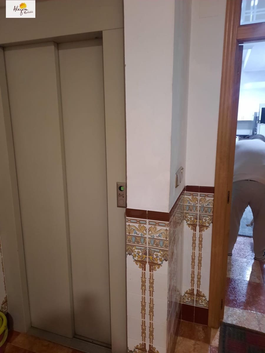 9 soveværelse Villa til salg i Cullera med garage - € 640.000 (Ref: 7986361)