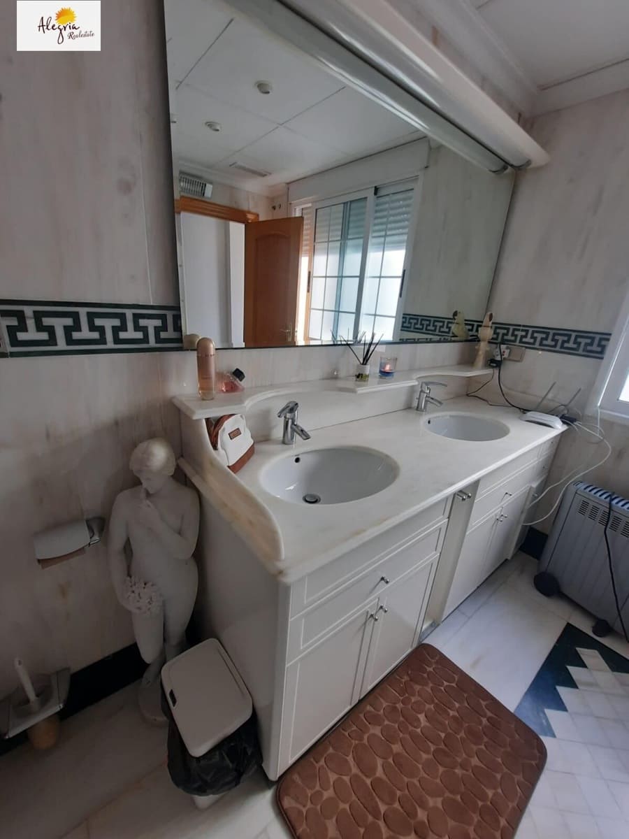 9 soveværelse Villa til salg i Cullera med garage - € 640.000 (Ref: 7986361)