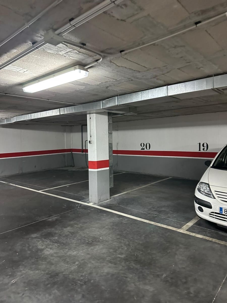 Garage til salg i Alicante by - € 75.000 (Ref: 7986366)