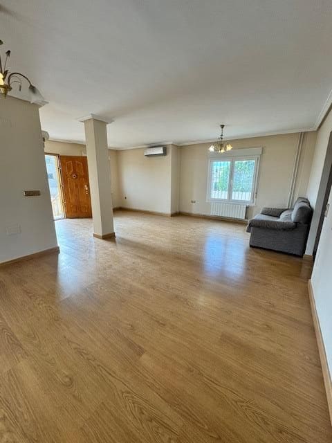 4 sypialnia Willa na sprzedaż w Orihuela Costa z basenem garażem - 390 000 € (Ref: 8062446)