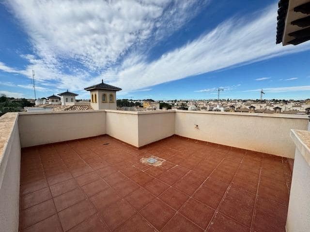 4 sypialnia Willa na sprzedaż w Orihuela Costa z basenem garażem - 390 000 € (Ref: 8062446)