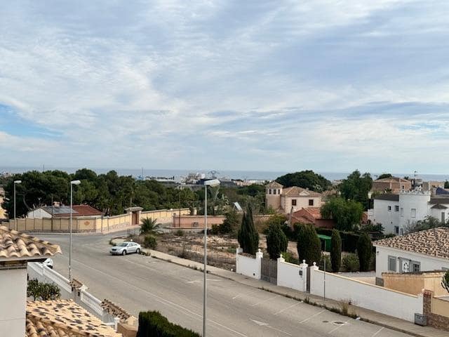 4 sypialnia Willa na sprzedaż w Orihuela Costa, Orihuela z basenem garażem - 390 000 € (Ref: 8062446)