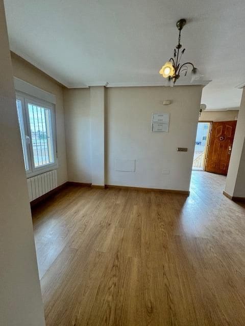 4 sypialnia Willa na sprzedaż w Orihuela Costa z basenem garażem - 390 000 € (Ref: 8062446)