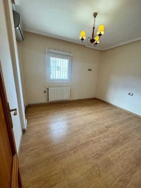 4 sypialnia Willa na sprzedaż w Orihuela Costa z basenem garażem - 390 000 € (Ref: 8062446)