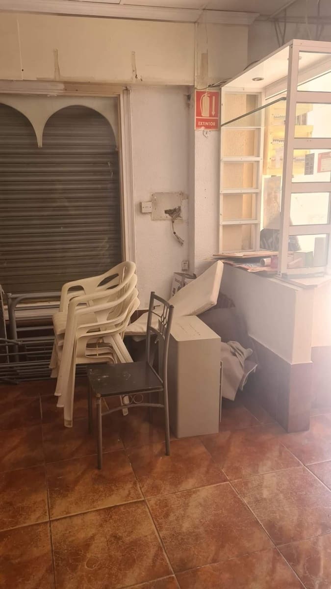 Komercyjne na sprzedaż w Torrevieja - 126 000 € (Ref: 8067554)