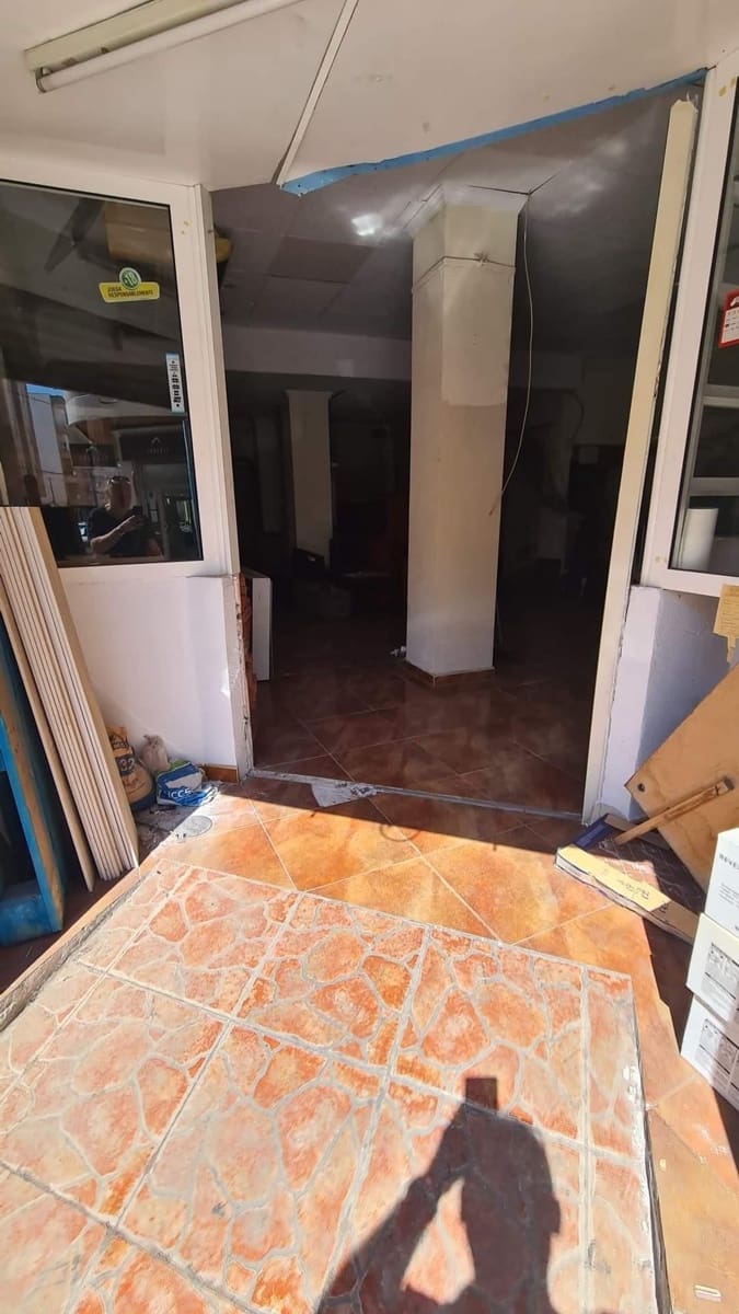 Komercyjne na sprzedaż w Torrevieja - 126 000 € (Ref: 8067554)