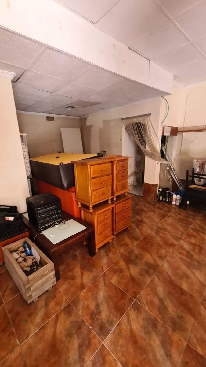 Komercyjne na sprzedaż w Torrevieja - 126 000 € (Ref: 8067554)