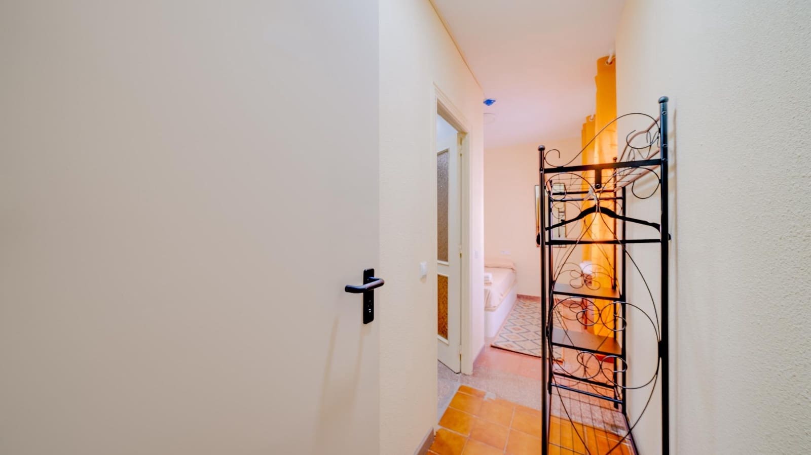 16 slaapkamer Hotel te koop in Alicante stad - € 1.200.000 (Ref: 8078275)