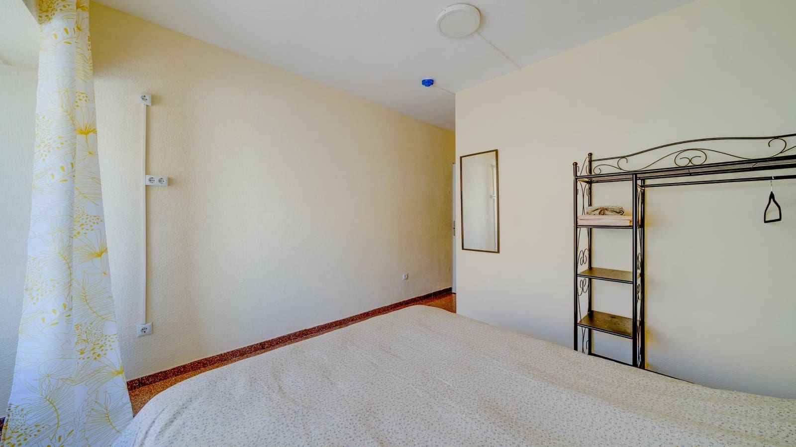 16 slaapkamer Hotel te koop in Alicante stad - € 1.200.000 (Ref: 8078275)