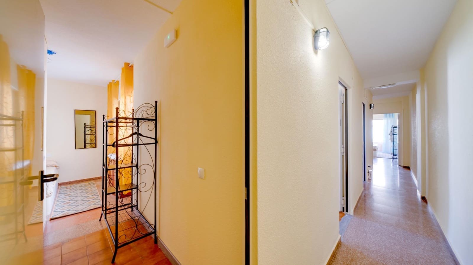 16 slaapkamer Hotel te koop in Alicante stad - € 1.200.000 (Ref: 8078275)