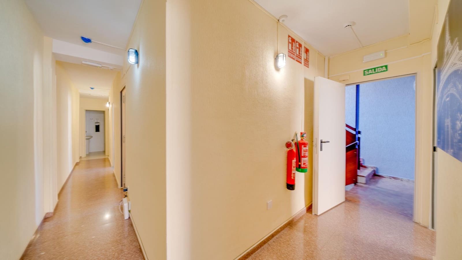 16 slaapkamer Hotel te koop in Alicante stad - € 1.200.000 (Ref: 8078275)