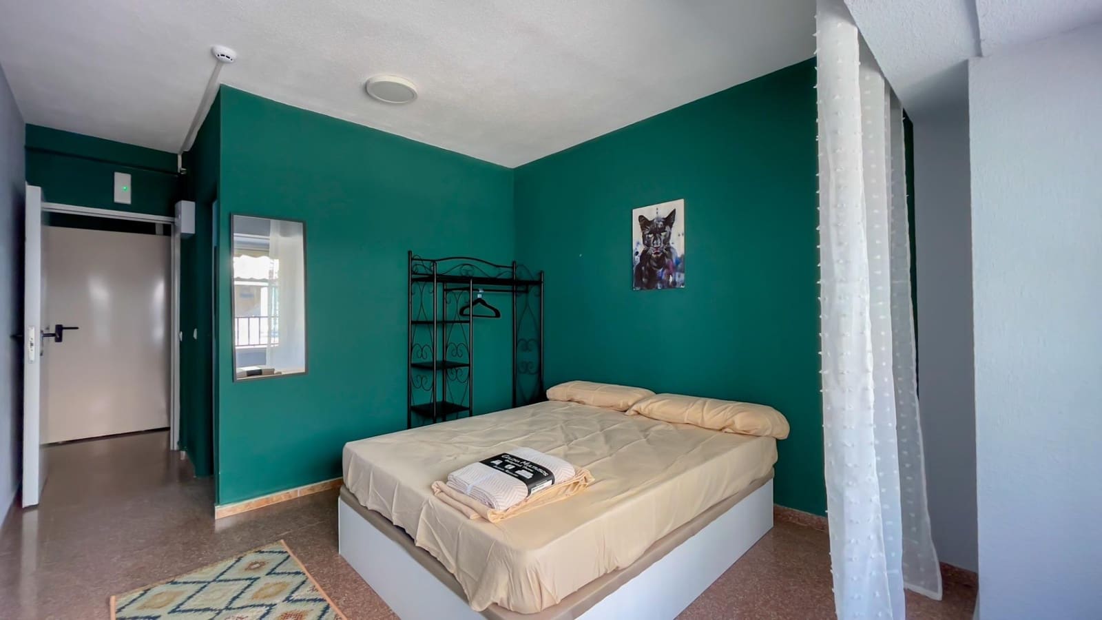 16 slaapkamer Hotel te koop in Alicante stad - € 1.200.000 (Ref: 8078275)