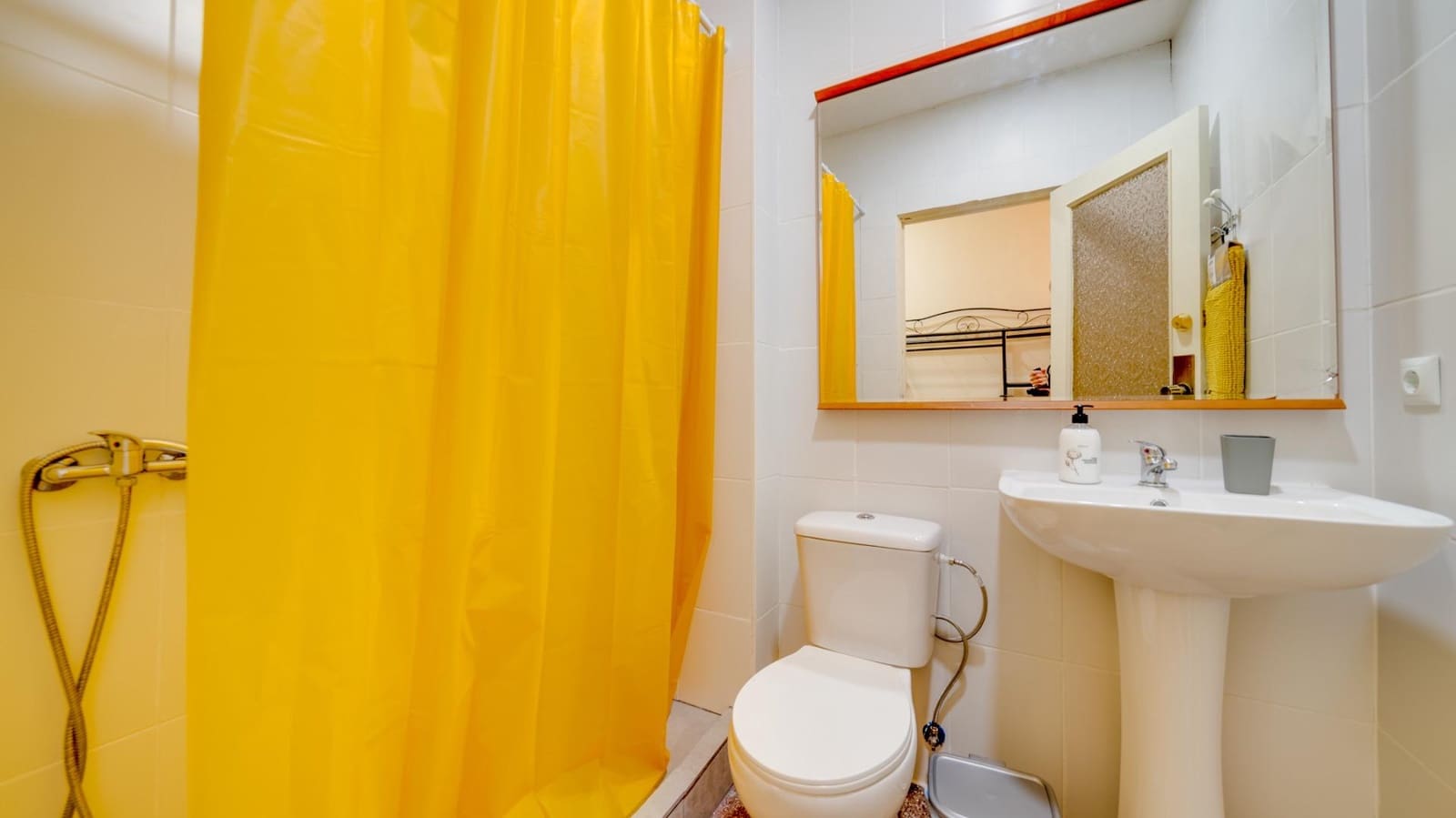 16 slaapkamer Hotel te koop in Alicante stad - € 1.200.000 (Ref: 8078275)