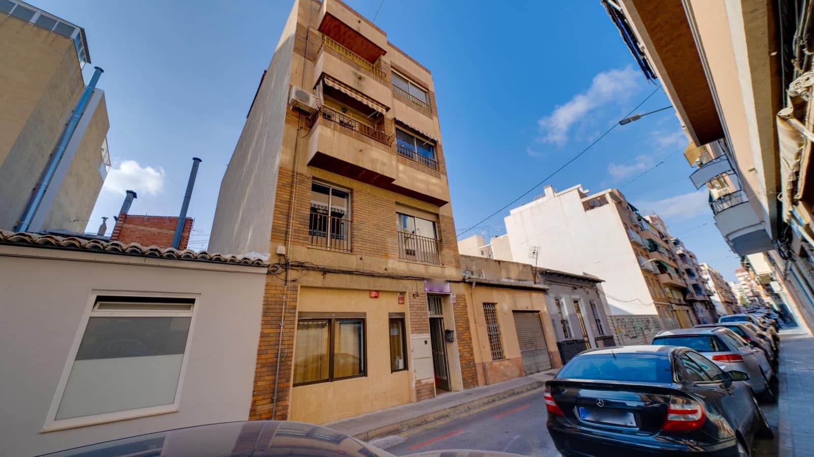 16 slaapkamer Hotel te koop in Alicante stad - € 1.200.000 (Ref: 8078275)