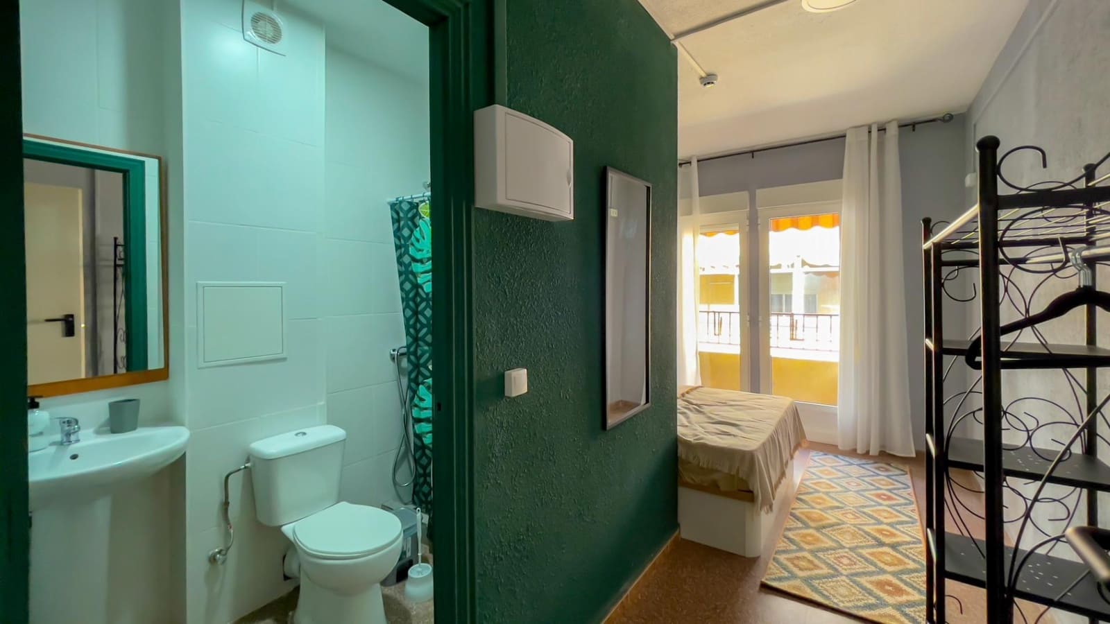 16 slaapkamer Hotel te koop in Alicante stad - € 1.200.000 (Ref: 8078275)