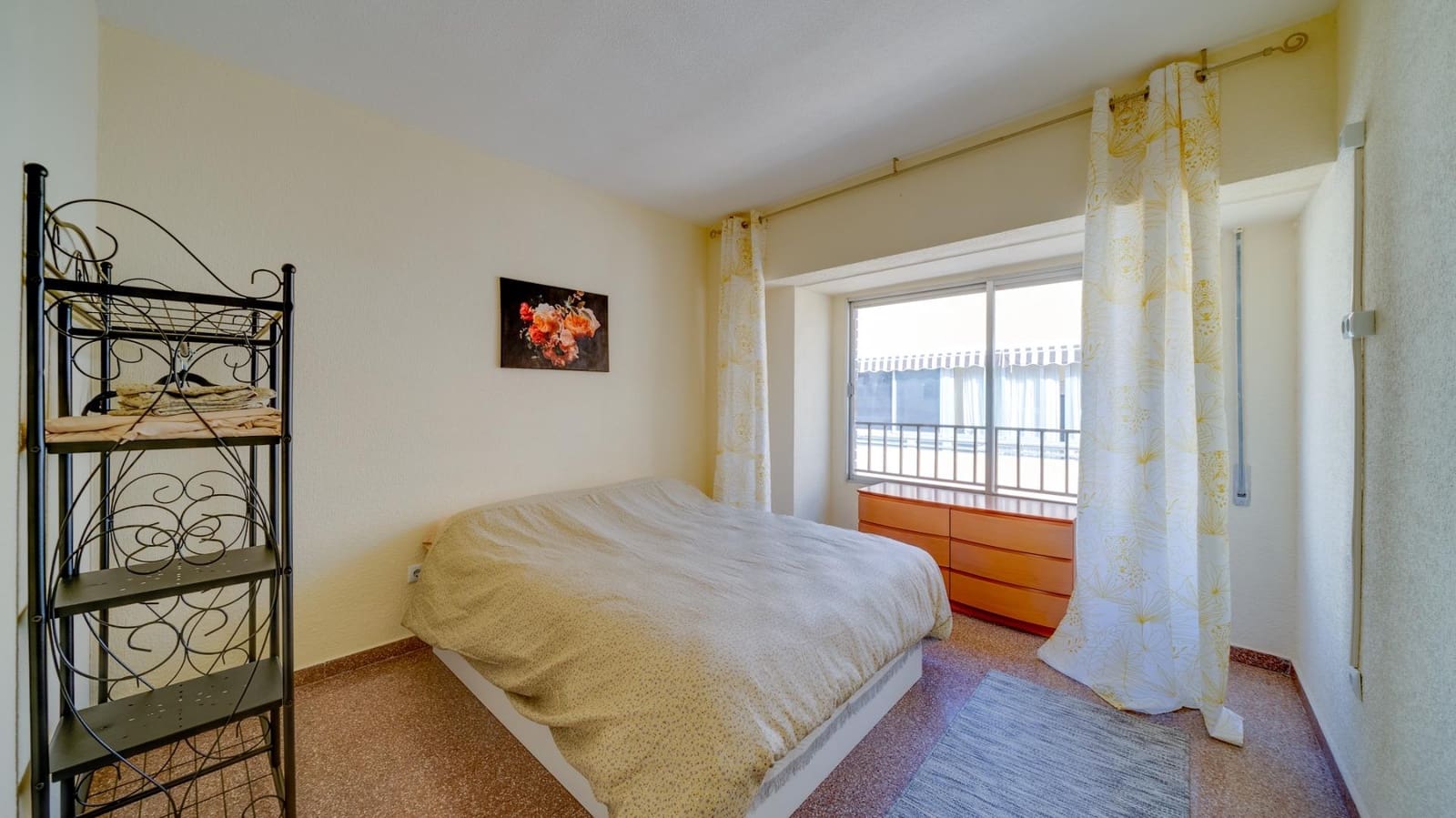 16 slaapkamer Hotel te koop in Alicante stad - € 1.200.000 (Ref: 8078275)