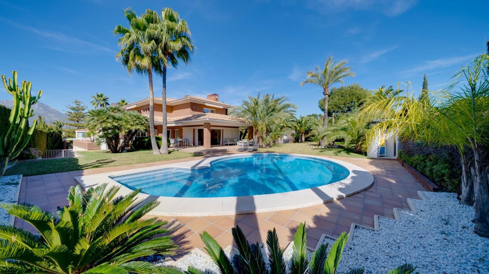 7 bedroom Villa for sale in Benidorm with pool - € 1,595,000 (Ref: 8097191)